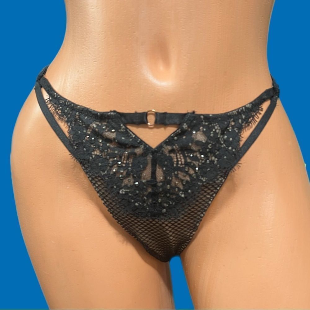 Victoria’s Secret VINTAGE LIMITED EDITION Lace Mesh Crystals Embellished Thong M